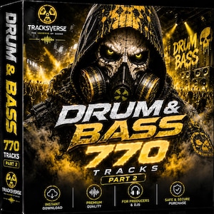 Pode incluir: Uma caixa de produto quadrada para Drum & Bass 770 Tracks Part 2 com uma figura central de capuz e máscara de gás com olhos amarelos brilhantes. O design inclui texto em amarelo e branco, gráficos de caveiras e ícones de download.