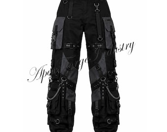 Schwarze Gothic-Cargohose mit Riemen, Ketten und praktischen Taschen