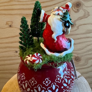 Santa's lil' Red Pot w Mini Trees