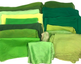 Lot de 15 foulards verts vintage, lot d’écharpes pour l’artisanat ou le style