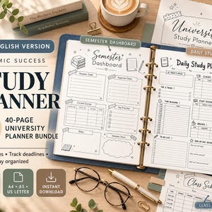 Könnte beinhalten: Ein 40-seitiges Universitäts-Studienplaner-Set in einem blauen Ordner mit Semester-Dashboard und täglichen Studienplan-Seiten. Der Planer enthält Abschnitte für Ziele, wichtige Termine, Kurspläne, Zeitblockierung und Aufgabenlisten in schwarzer Tinte.