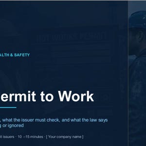 Op de afbeelding: Een donkerblauwe informatieve afbeelding met de titel Toolbox Talk | Health & Safety: Permit to Work. Het bevat tekst over het belang van vergunningen, wettelijke gevolgen en de doelgroep voor toezichthouders, met een werker in een veiligheidshelm.