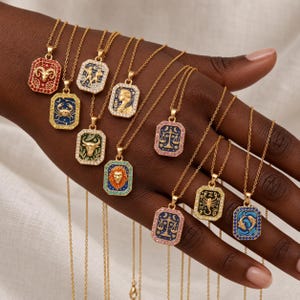 Collier Signe du Zodiaque, Pendentif Rectangulaire Coloré, Bijou Astrologique Doré, Breloque Signe du Zodiaque d'Inspiration Vintage, Cadeau d'Anniversaire pour les Amis