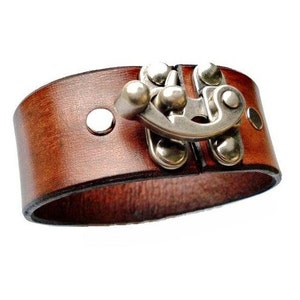 Customizable Leather Swing Clasp Cuff - Unique Handmade Gift - On Sale!