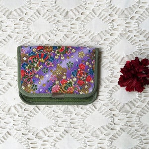 Japanese Vintage Handmade Kimono Fabric Wallet, Traditional florals Printed, Thin Brocade Wallet, colorful, Made in Japan, never used