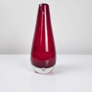 Vintage Reijmyre Ruby Red Glass Vase 18 cm with Original Label | Mid-Century Modern Swedish Art Glass | Red Teardrop / Solifleur Vase