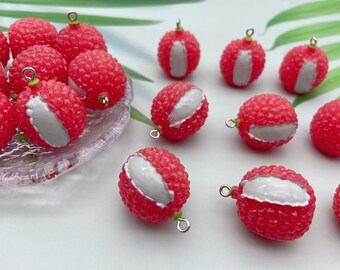 Dijes de Litchi de resina Kawaii, colgantes de frutas para la fabricación de joyas, accesorios de decoración para pendientes, collares y pulseras, suministros para manualidades DIY