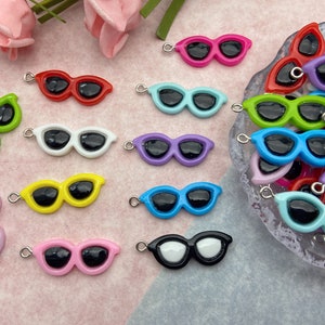 Mixed Color Kawaii Resin Sunglasses Charms Earring Necklace Bracelet Bead Pendants DIY Jewelry Decoden Cabochon Keychain Accessories