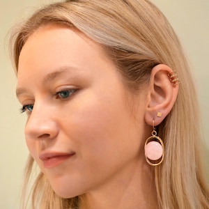 Boucles d'oreilles dorées à l'or fin et pierres semi-precieuses / コレクション パダム PM