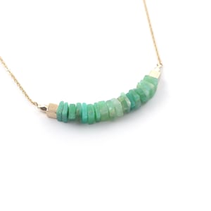 Collier pierres brutes plaqué or / Collection Cristaux
