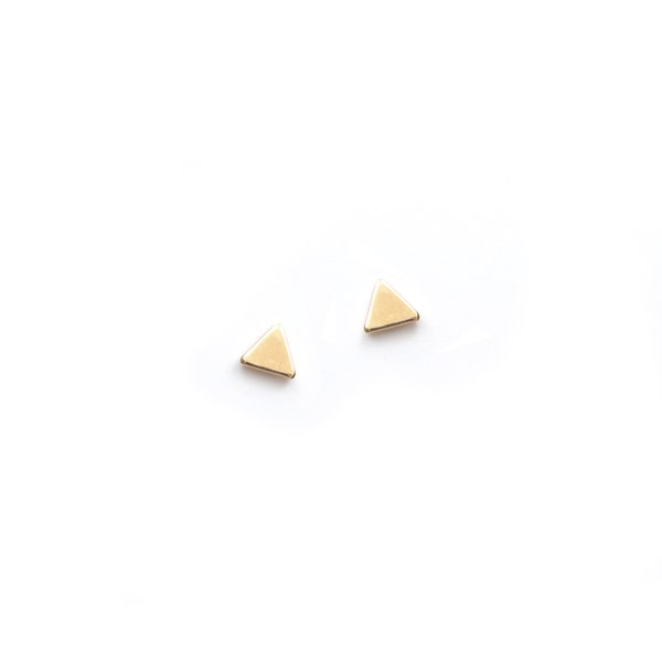 Boucles d'oreille mini puce dorée à l'or fin 24 carats / Collection Triangle