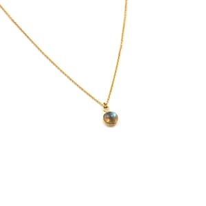 Collier doré à l'or fin 24 カラットとピエール ナチュレル / Collection Perla