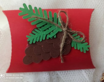 Red Cardstock Pillow Boxes with Pinecone, Favor Gift Box, 20pcs