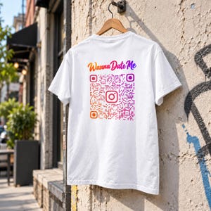 Anpassad Instagram QR-kod-tröja Gildan 5000, Wanna Date Me T-shirt, Personlig Instagram-användarnamn-tröja, Social Media QR-tröja, Anpassad present