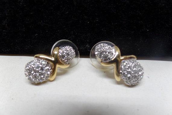 Gorgeous Vintage Crystal XO Love Knot Pierced Earrings! New Old Stock