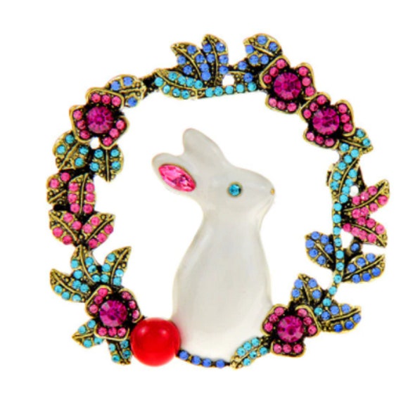 Gorgeous Showstopping Enamel & Crystal Spring Bunny Wreath Brooch