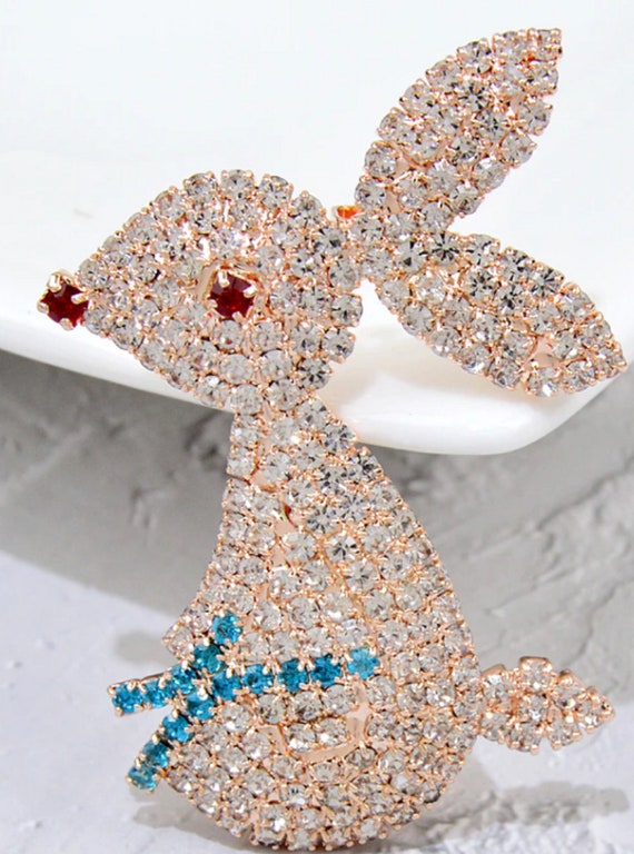 Adorable Rhinestone Bunny Brooch