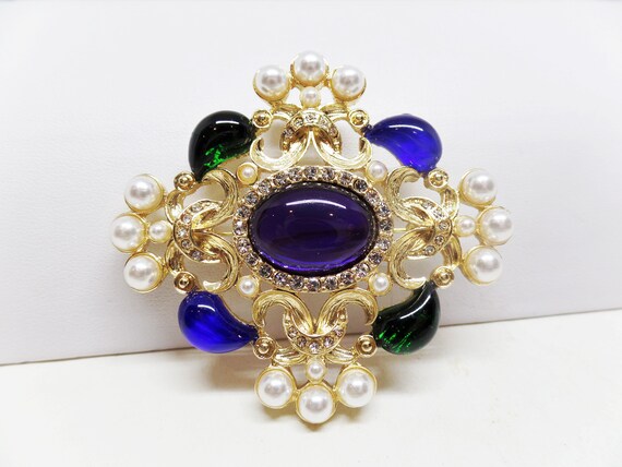 Lovely Crystal Cabochon & Pearl Maltese Cross Brooch Pin