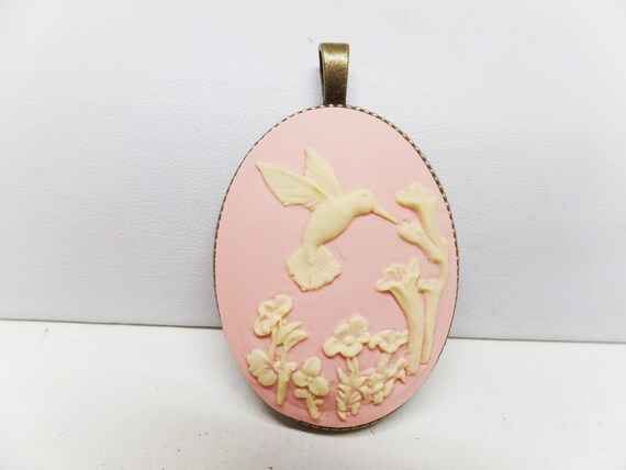 Gorgeous Reversible Pink Hummingbird Cameo Pendant