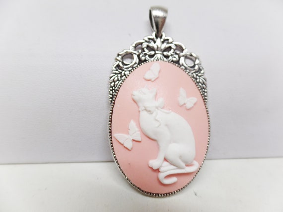 Gorgeous Pink Cat Cameo Pendant