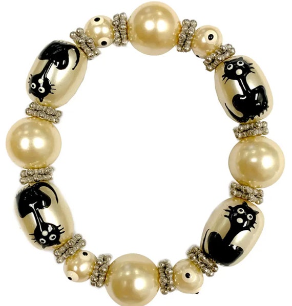 Adorable Hand Painted Black Cat Pearl Stretch Bracelet