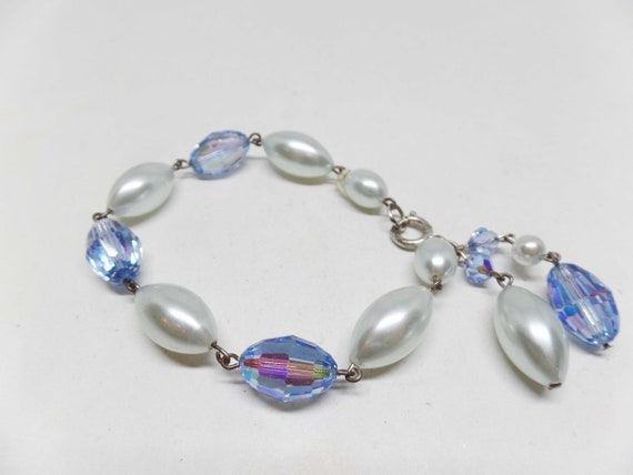Lovely Vintage Blue Aurora Borealis Crystal & Pearl Beaded Bracelet