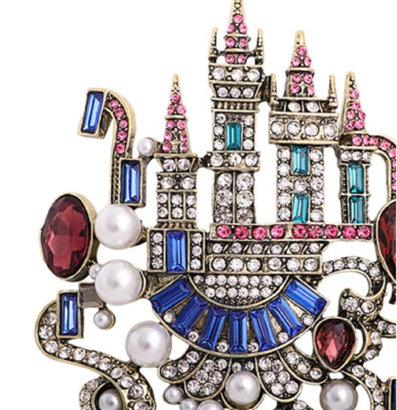 Exquisite Crystal & Pearl Castle Brooch Pendant!