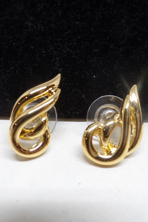 Gorgeous Vintage High Shine Gold Swirl Pierced Earrings! New Old Stock