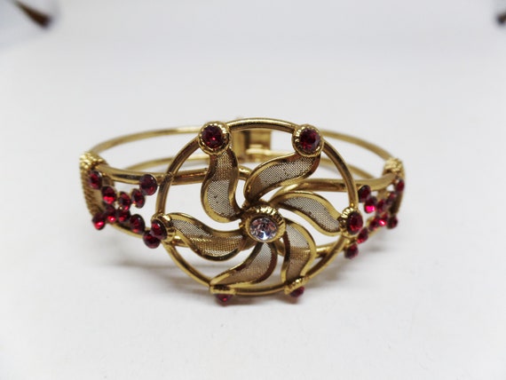 Gorgeous Vintage Red Crystal Swirl Mesh Hinged Bangle Bracelet