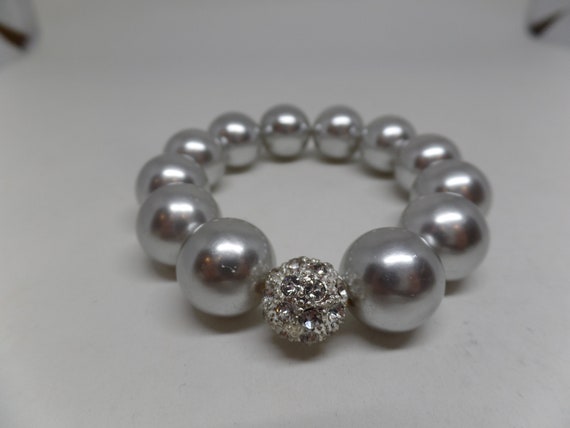 Fabulous Gray Pearl and Crystal Bead Stretch Bracelet