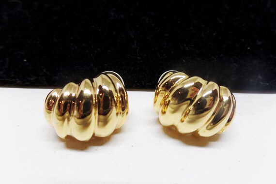 Gorgeous Vintage High Shine Gold Swirl Pierced Huggie Earrings! New Old Stock