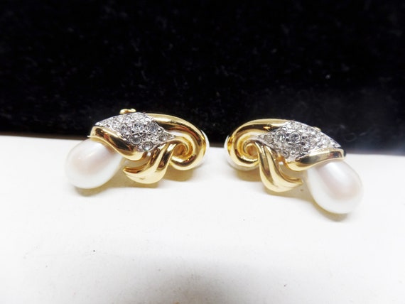 Gorgeous Vintage Crystal & Pearl Cornucopia Clip Earrings! New Old Stock