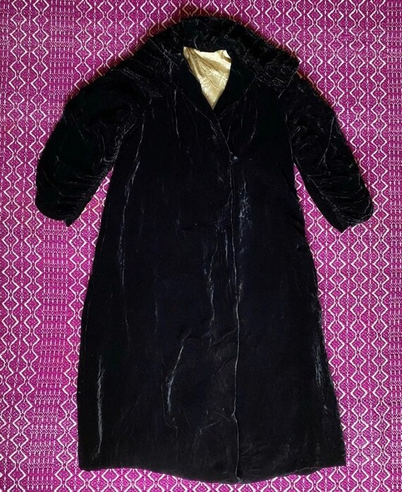 1920s/1930s black velvet opera coat.
