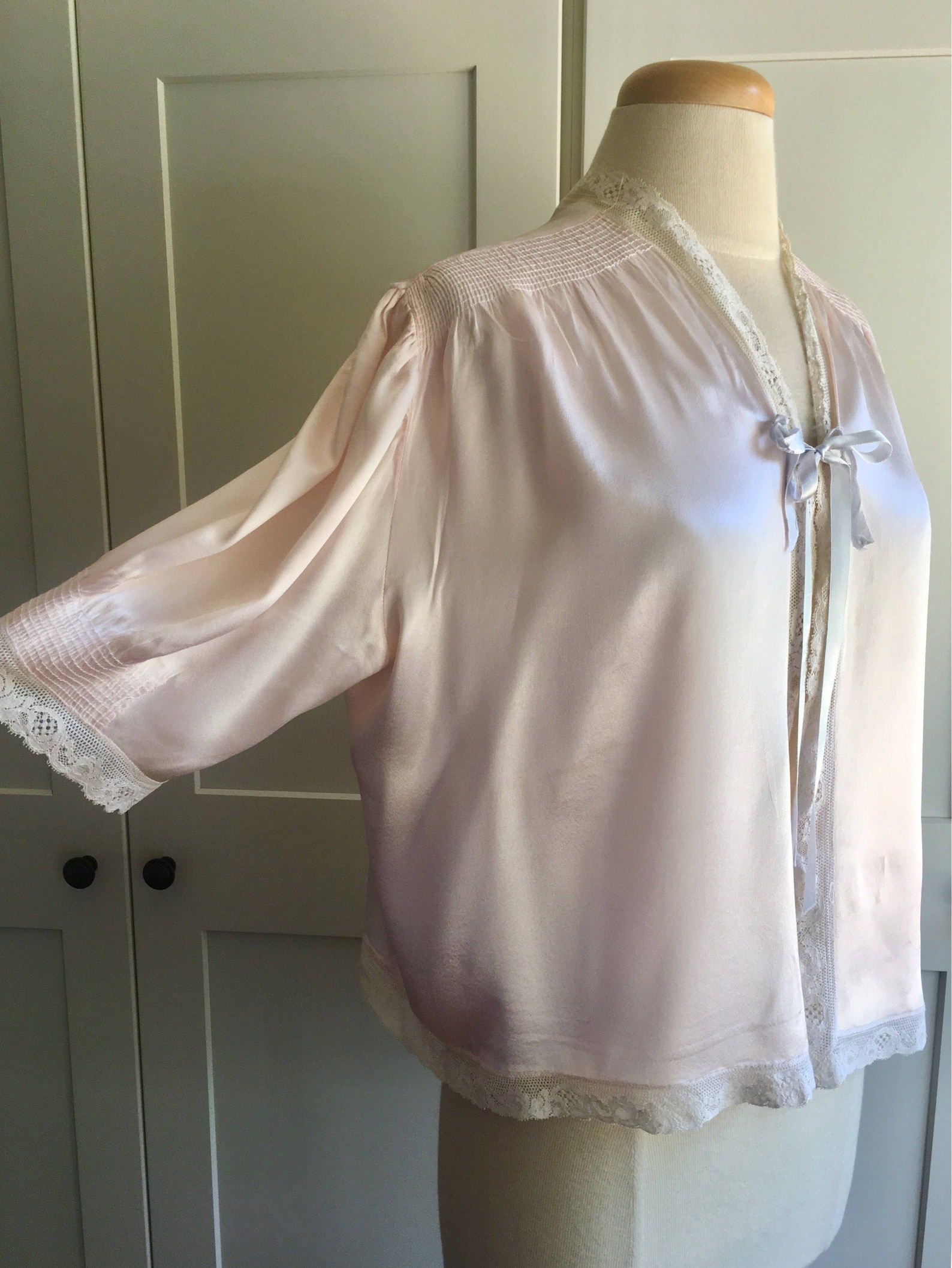 Vintage 1940s Silky Satin Bed Jacket With Lace Collar, Smocked