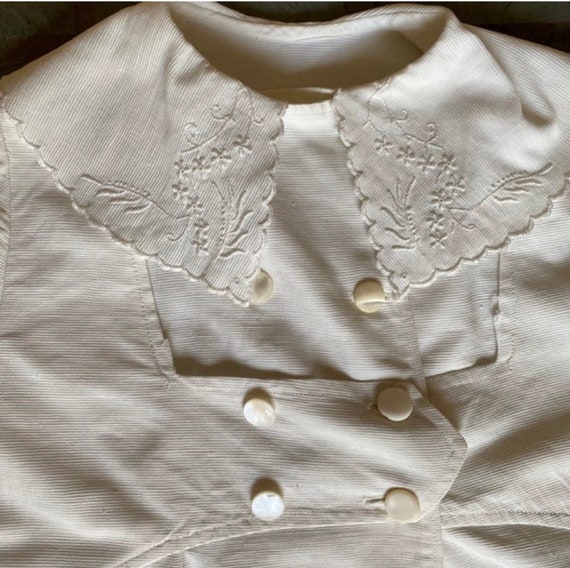 Antique 1900s white toddler dress coat with flora… - image 2