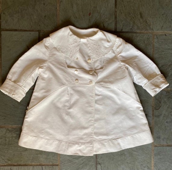 Antique 1900s white toddler dress coat with flora… - image 3