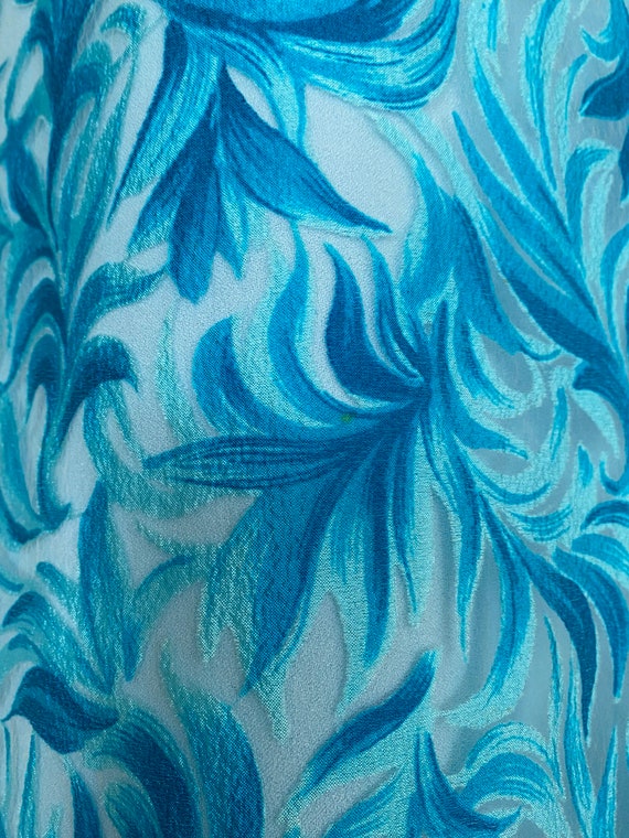 60s/70s turquoise blue floral dress, blue leaf pa… - image 7