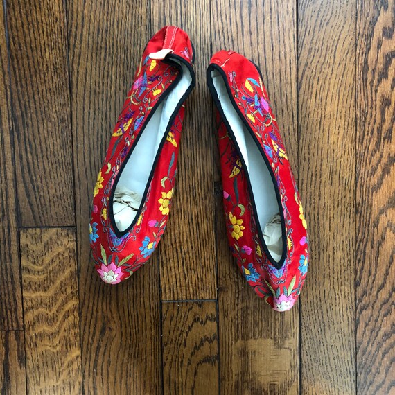1930s Vintage Red Silk Chinese Embroidered Shoes,… - image 6