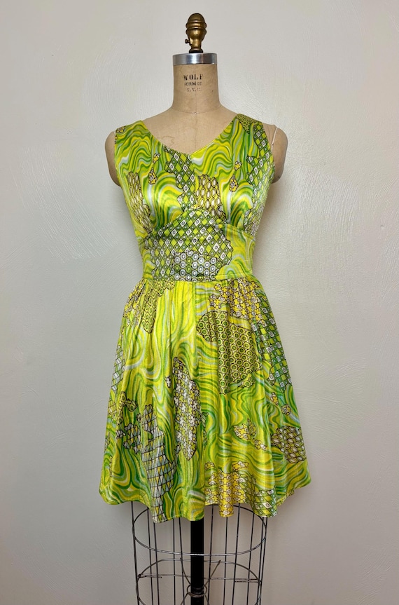 Vintage Late 60s Early 70s Silky Polyester Psychedelic Mini Dress