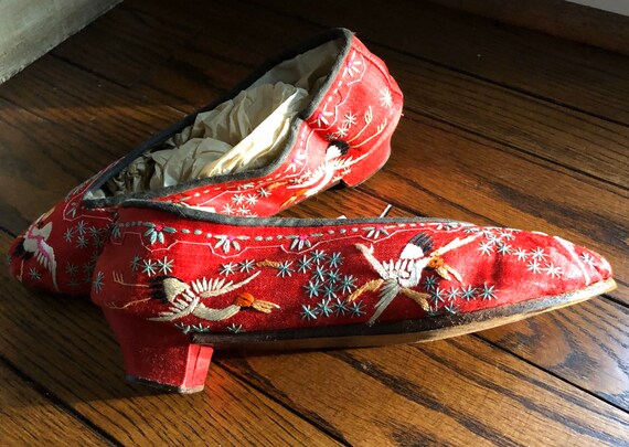 1930s 1940s Vintage Chinese Embroidered Boudoir Sl