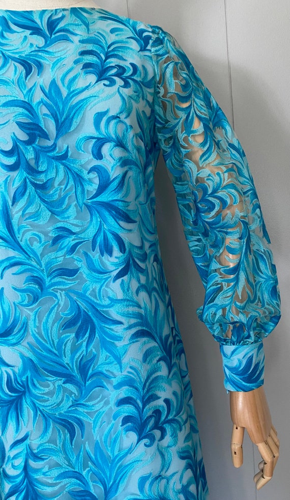 60s/70s turquoise blue floral dress, blue leaf pa… - image 5
