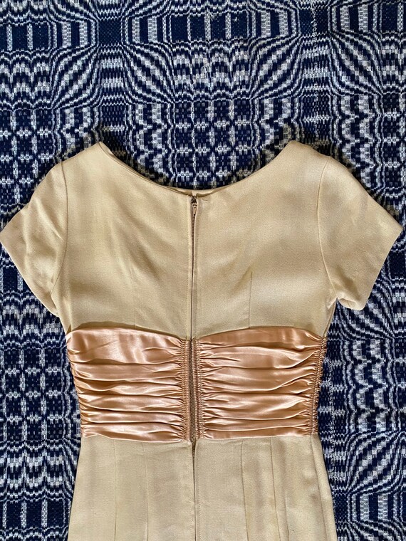 1960s pale goldenrod wiggle dress with satin sash - image 4