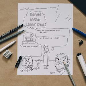 Op de afbeelding: Zwart-witte printbare werkblaad met een tekening van Daniël in de leeuwenkuil. De werkblaad bevat vragen over het verhaal van Daniël in de Bijbel.