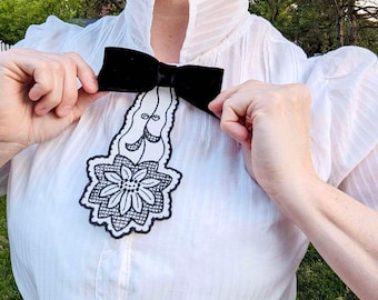 1912 Punched Work Tab Tie - RR136 - Historical Machine Embroidery Design