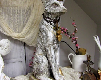 Wolf fox Statue with Jeweled Crown, Rustic Faux Stone Finish, Whimsical Animal Decor