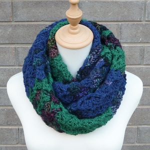 Hand Crocheted Multicolor Infinity Scarf: Soft Alpaca Blend Yarn - Blue - Green - 3D Pattern