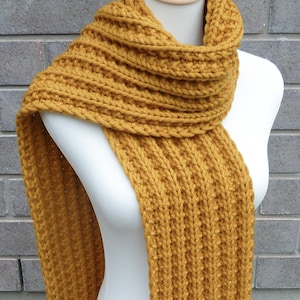 Écharpe en laine jaune moutarde - écharpe en laine verge d&#39;or - écharpe 100 % laine - écharpe en tricot volumineux - prêt à être expédié