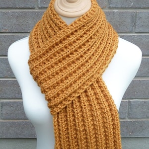 Écharpe en laine jaune moutarde - écharpe en laine verge d&#39;or - écharpe en tricot épais - prête à être expédiée