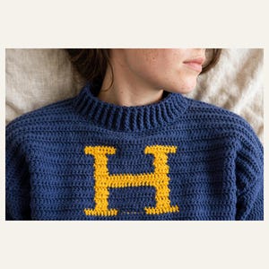 Strickmuster für einen Pullover mit Initialen (PDF) | Monogramm-Pullover | 14 Größen | H-Buchstaben-Strickmuster