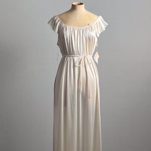 Vintage Gilead Intimate Apparel Ivory Pearl Nylon Long Elegant Nightgown Deadstock NWOT